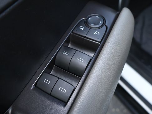 Used 2024 Chevrolet Colorado ZR2 w/ Technology Package AWD/4WD image 8