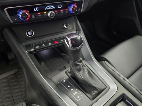 New 2025 Audi Q3 2.0T Premium image 16