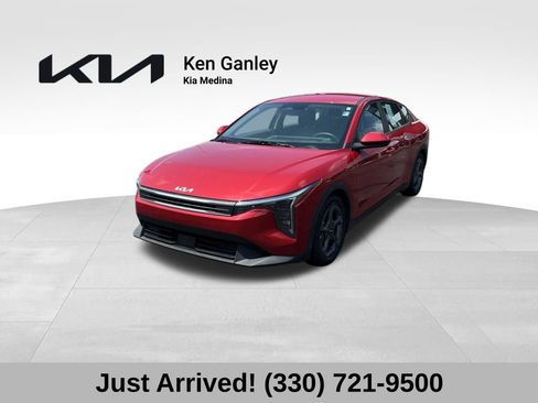 Certified 2025 Kia K4 FWD image 1