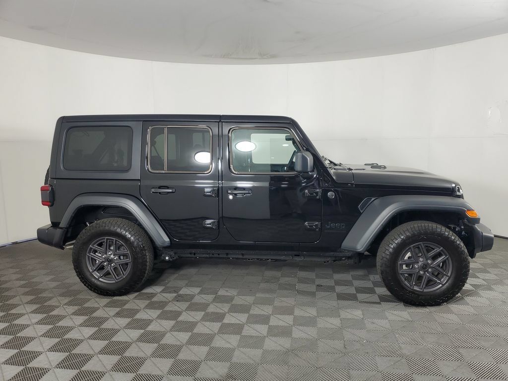 Used 2026 Jeep Wrangler Unlimited Sport AWD/4WD image 3