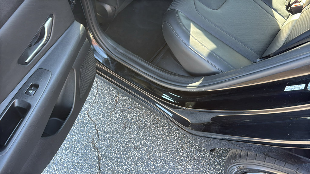 Used 2021 Hyundai Elantra Limited w/ Cargo Package FWD image 35