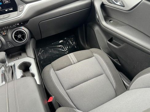 Used 2024 Chevrolet Blazer LT w/ Convenience Package FWD image 15