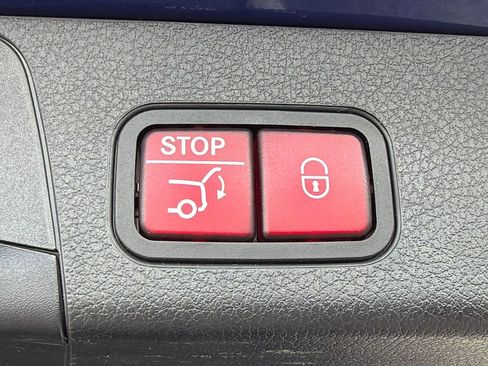 Used 2021 Mercedes-Benz GLB 250 4MATIC image 19