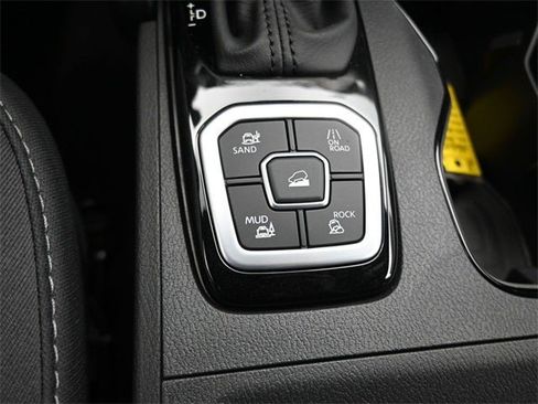 New 2026 Nissan Frontier SV image 25