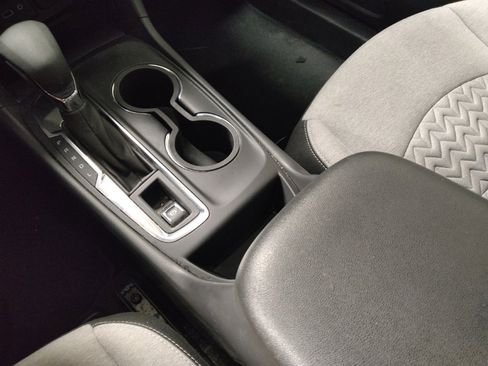 Used 2023 Chevrolet Equinox LS image 26