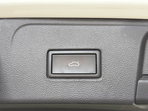 Used 2023 Volkswagen Atlas SEL R-Line image 14