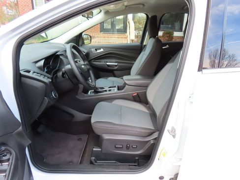 Used 2019 Ford Escape SE image 15
