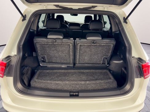 Used 2022 Volkswagen Tiguan SE R-Line FWD image 28