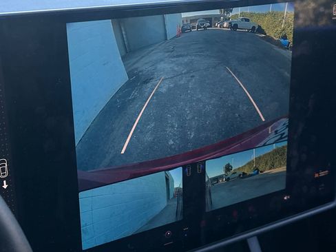 Used 2024 Tesla Model S image 19