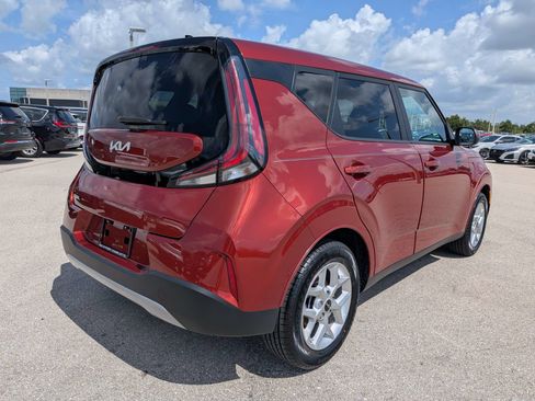 Certified 2024 Kia Soul LX w/ Option Group 015 FWD image 5