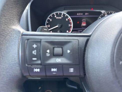 Used 2024 Nissan Rogue SV FWD image 19