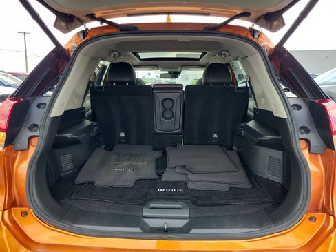 Used 2018 Nissan Rogue SL w/ Premium Package AWD/4WD image 8