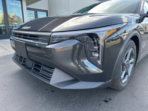 New 2025 Kia K4 LXS image 12