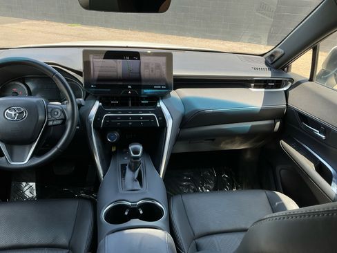 Used 2021 Toyota Venza XLE w/ Softex Package AWD/4WD image 15