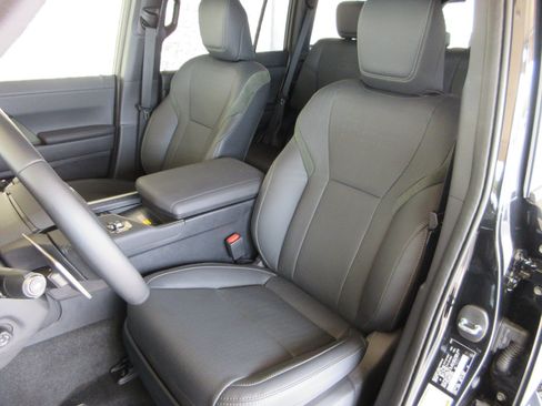 Used 2026 Lexus GX 550 AWD/4WD image 30