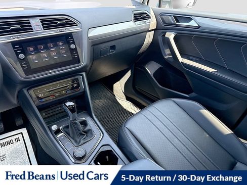 Used 2024 Volkswagen Tiguan SE w/ Panoramic Sunroof Package AWD/4WD image 31