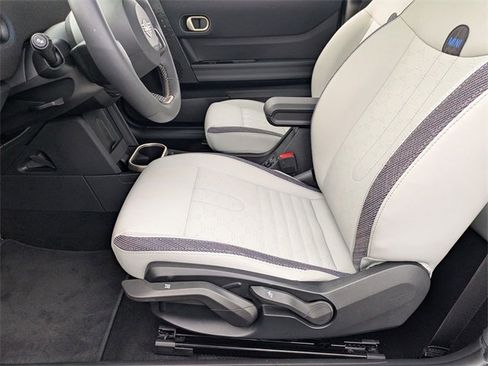 Used 2025 MINI Cooper 2-Door Hardtop image 15