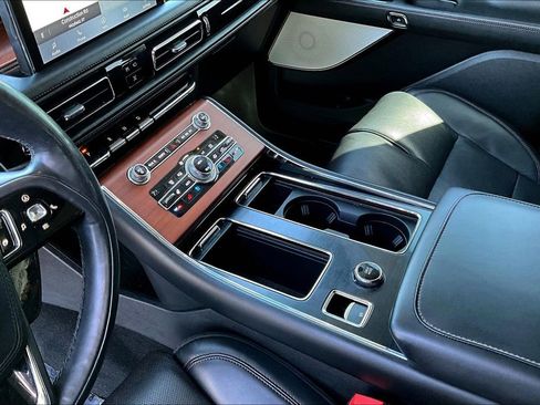Used 2020 Lincoln Aviator Reserve w/ Equipment Group 202A AWD/4WD image 20