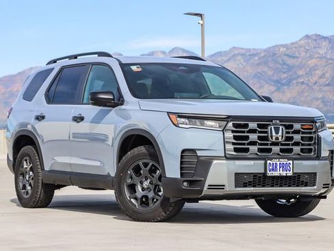 New 2026 Honda Pilot TrailSport image 2