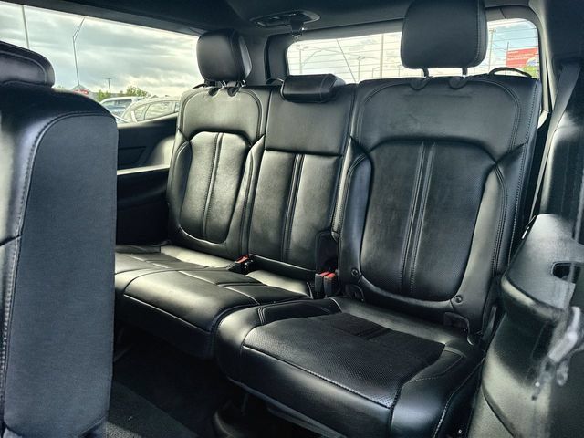 Used 2025 Jeep Wagoneer 4WD image 23