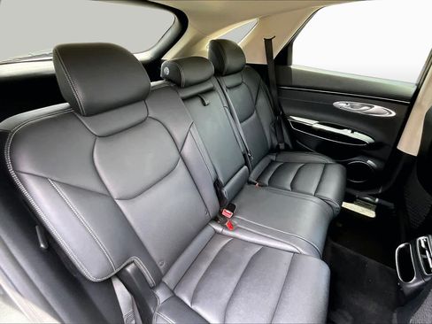 Used 2025 Genesis GV70 2.5T AWD/4WD image 20