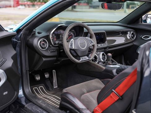 Used 2019 Chevrolet Camaro ZL1 RWD image 45