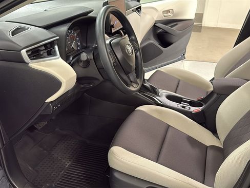 Certified 2025 Toyota Corolla LE image 12