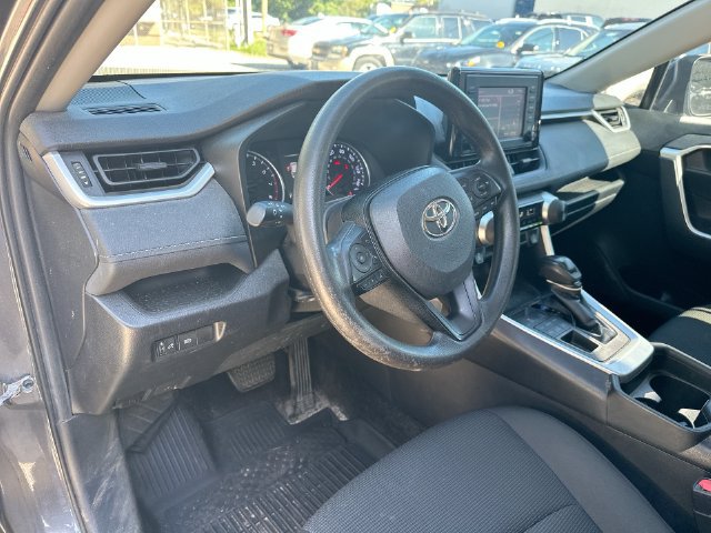 Used 2019 Toyota RAV4 LE AWD/4WD image 19