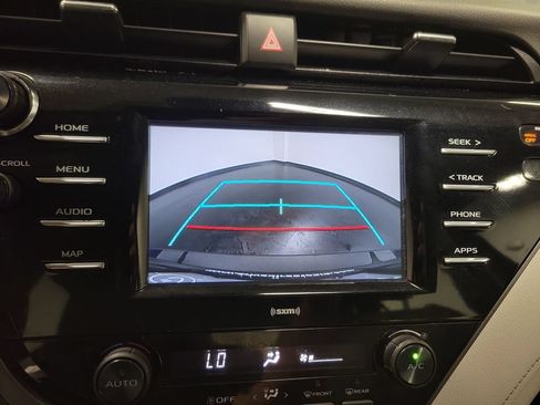 Used 2020 Toyota Camry SE FWD image 19