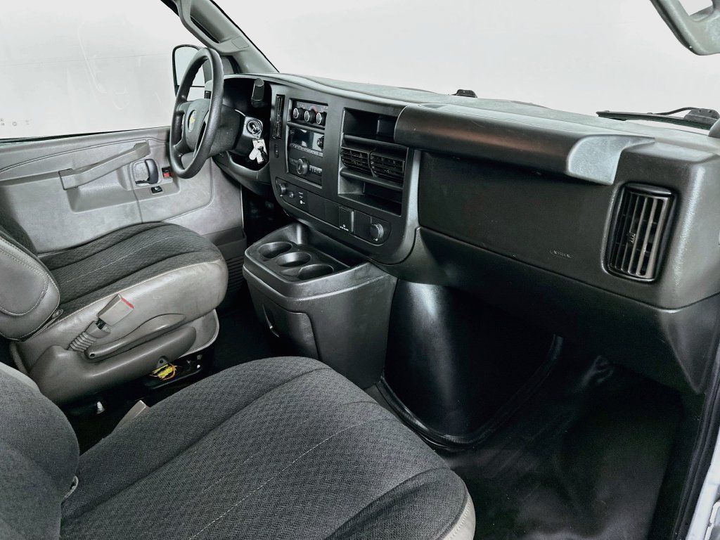 Used 2022 Chevrolet Express 2500 w/ Driver Convenience Package RWD image 29