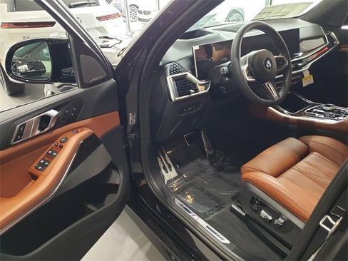 New 2026 BMW X5 M60i image 6