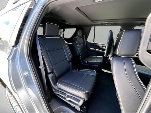 Used 2025 GMC Yukon Elevation w/ Elevation Premium Package RWD image 29