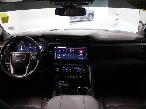 Used 2025 GMC Sierra 1500 Denali AWD/4WD image 2