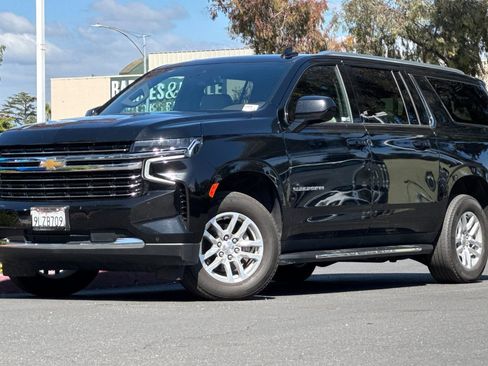 Used 2024 Chevrolet Suburban LT image 9