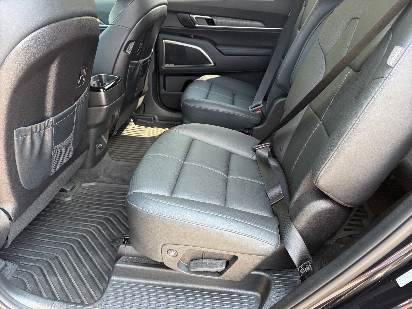 Used 2024 Kia Telluride SX w/ Towing Package FWD image 14