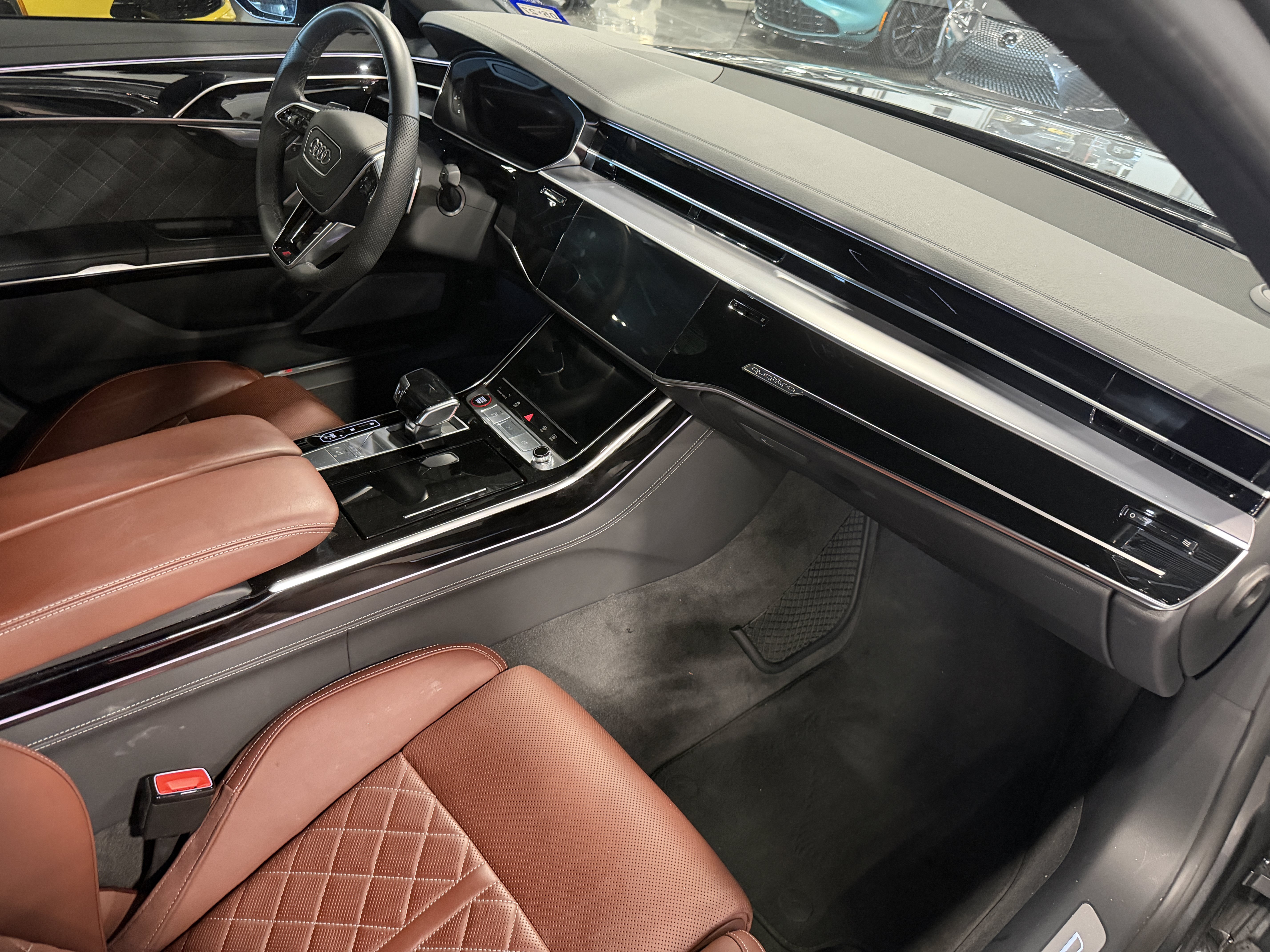 Used 2024 Audi S8 AWD/4WD image 14