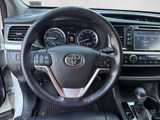 Used 2017 Toyota Highlander XLE AWD/4WD image 14