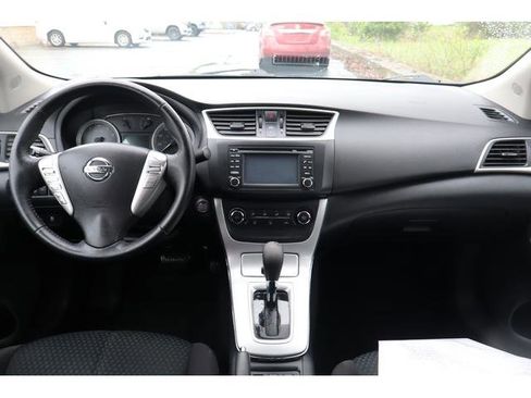 Used 2015 Nissan Sentra SR w/ Navigation Package FWD image 8