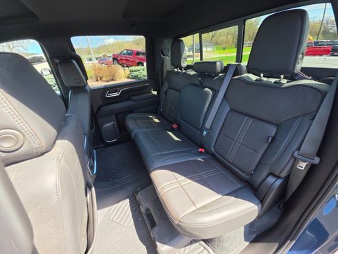 Used 2025 Chevrolet Silverado 2500 High Country image 24