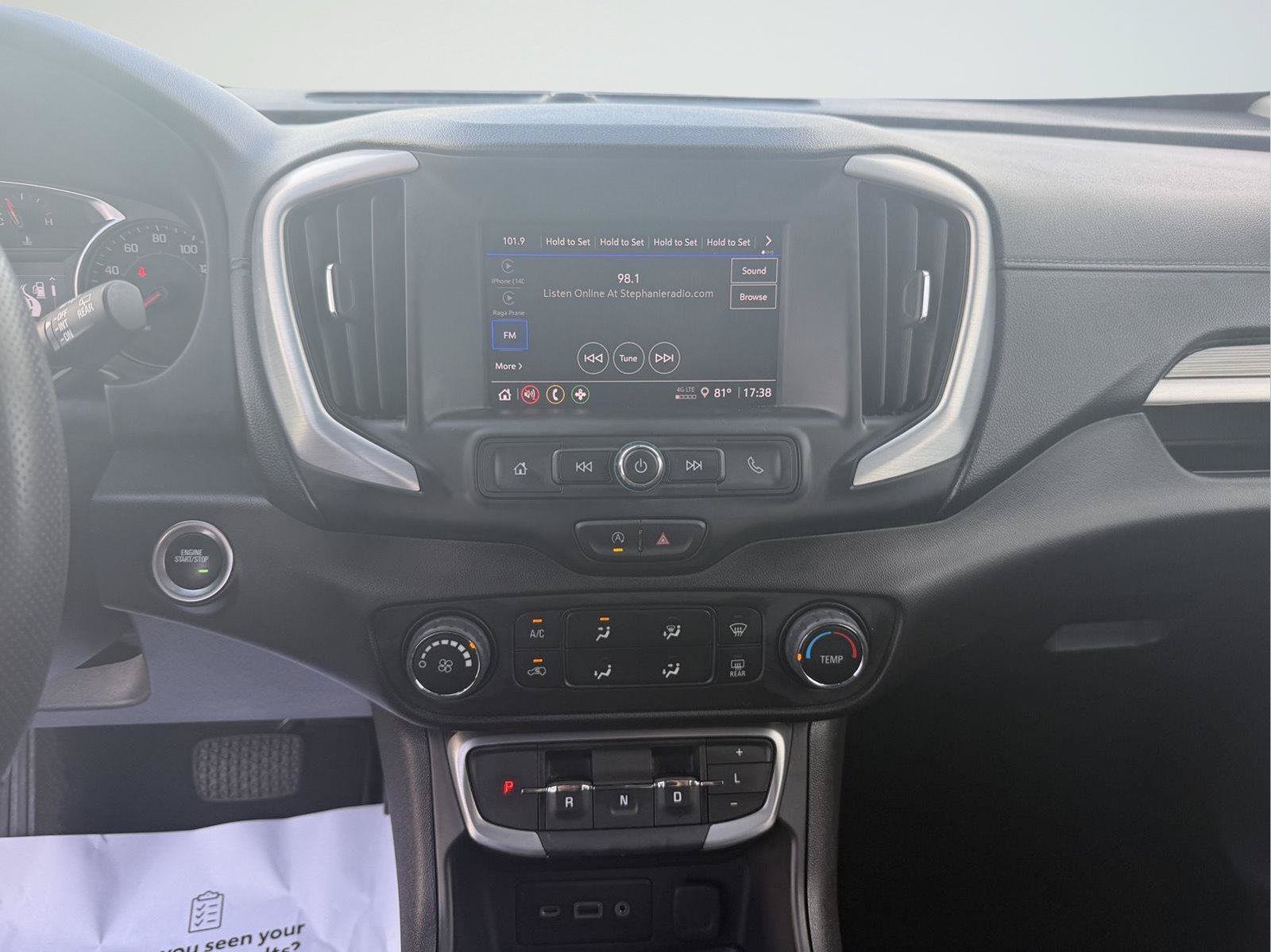 Used 2024 GMC Terrain SLE AWD/4WD image 19