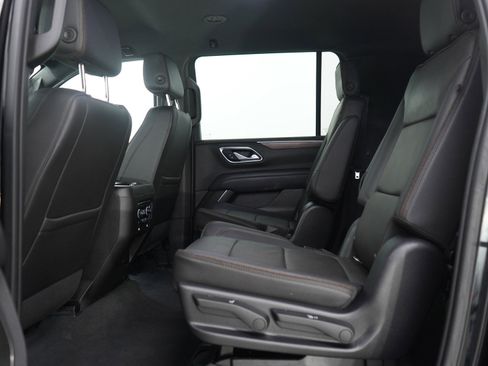 Used 2021 Chevrolet Suburban High Country image 16