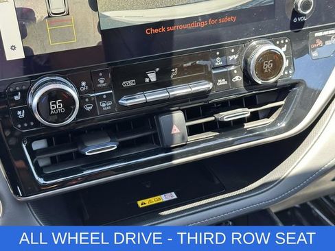 Used 2023 Toyota Highlander Limited AWD/4WD image 7