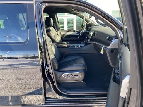 New 2026 Jeep Grand Wagoneer Limited w/ 8-Passenger Seating Package AWD/4WD image 34
