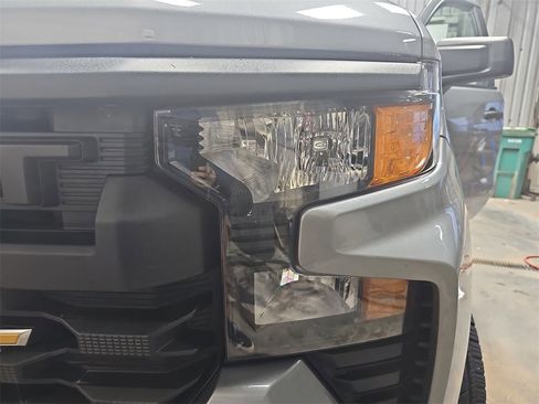 Used 2025 Chevrolet Silverado 1500 Custom image 31