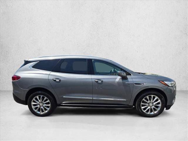 Used 2018 Buick Enclave Premium w/ Experience Buick Package FWD image 4