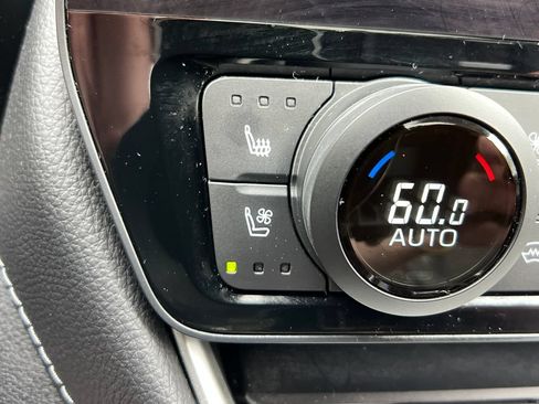 Used 2024 Toyota Grand Highlander AWD image 29