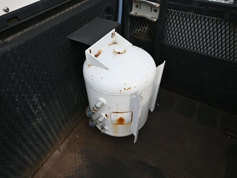 Used 2016 Ford F550 2WD Regular Cab Super Duty image 47