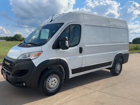 Used 2025 RAM ProMaster 2500 w/ Convenience Group FWD image 5
