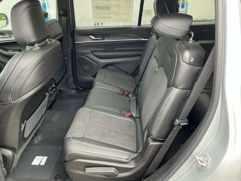 New 2026 Jeep Grand Cherokee L 4WD image 10