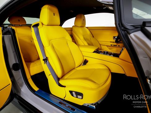 New 2025 Rolls-Royce Spectre Black Badge w/ Spectre Enhancement Package image 24